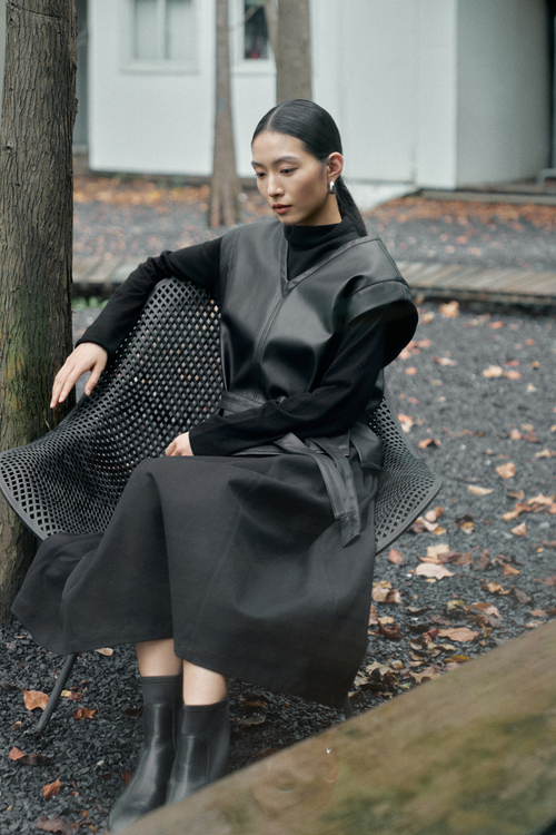 color:NOIR