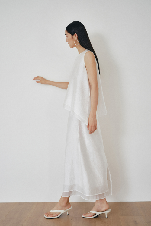 color:IVORY