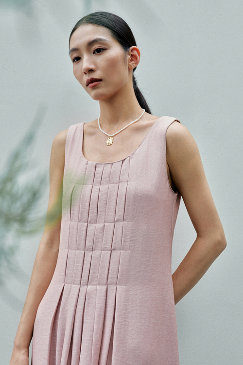 color:BLUSH