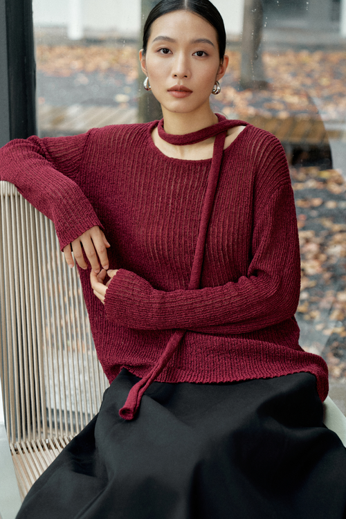 color:MAROON
