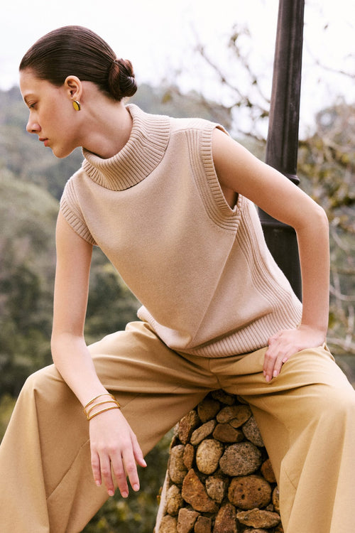 color:TAUPE