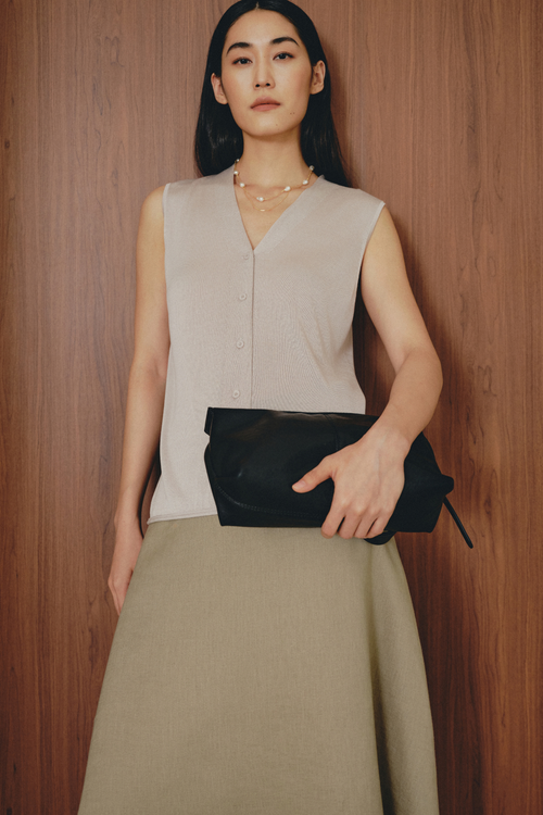 color:KHAKI