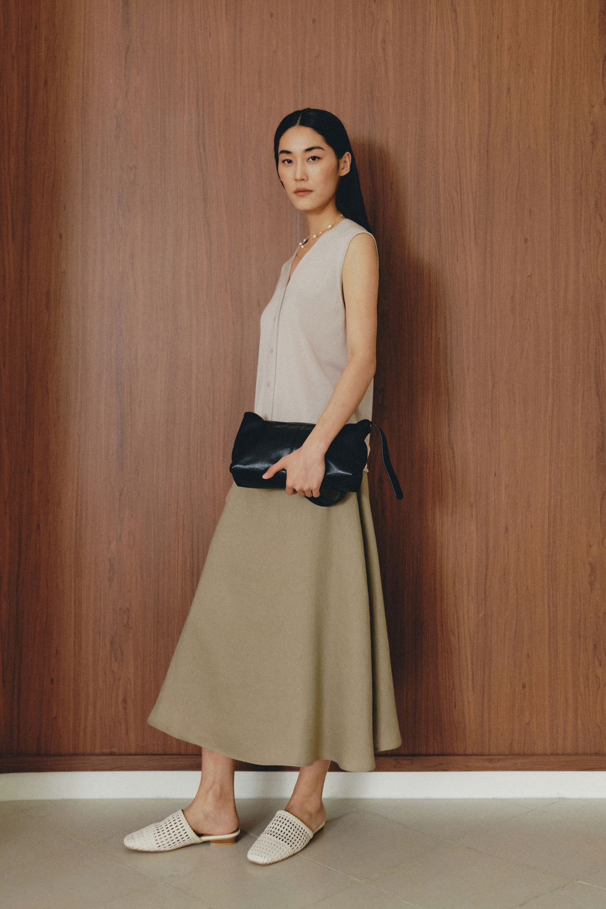 color:KHAKI