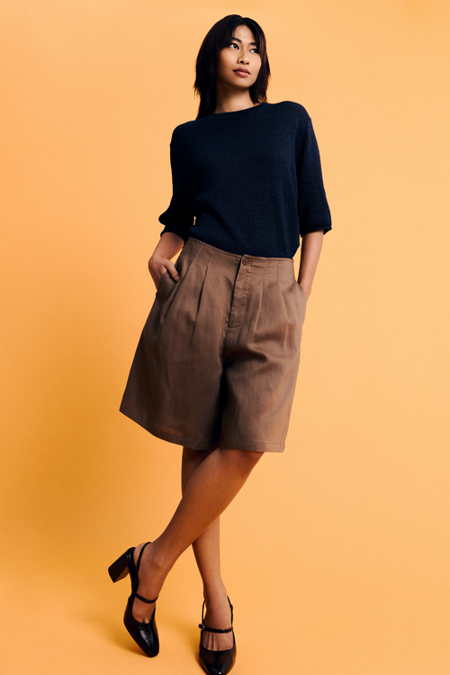 color:DARK BROWN