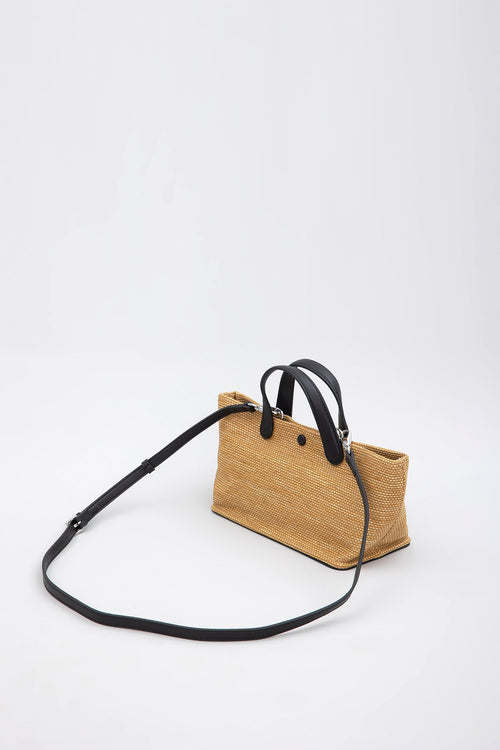 color:BEIGE