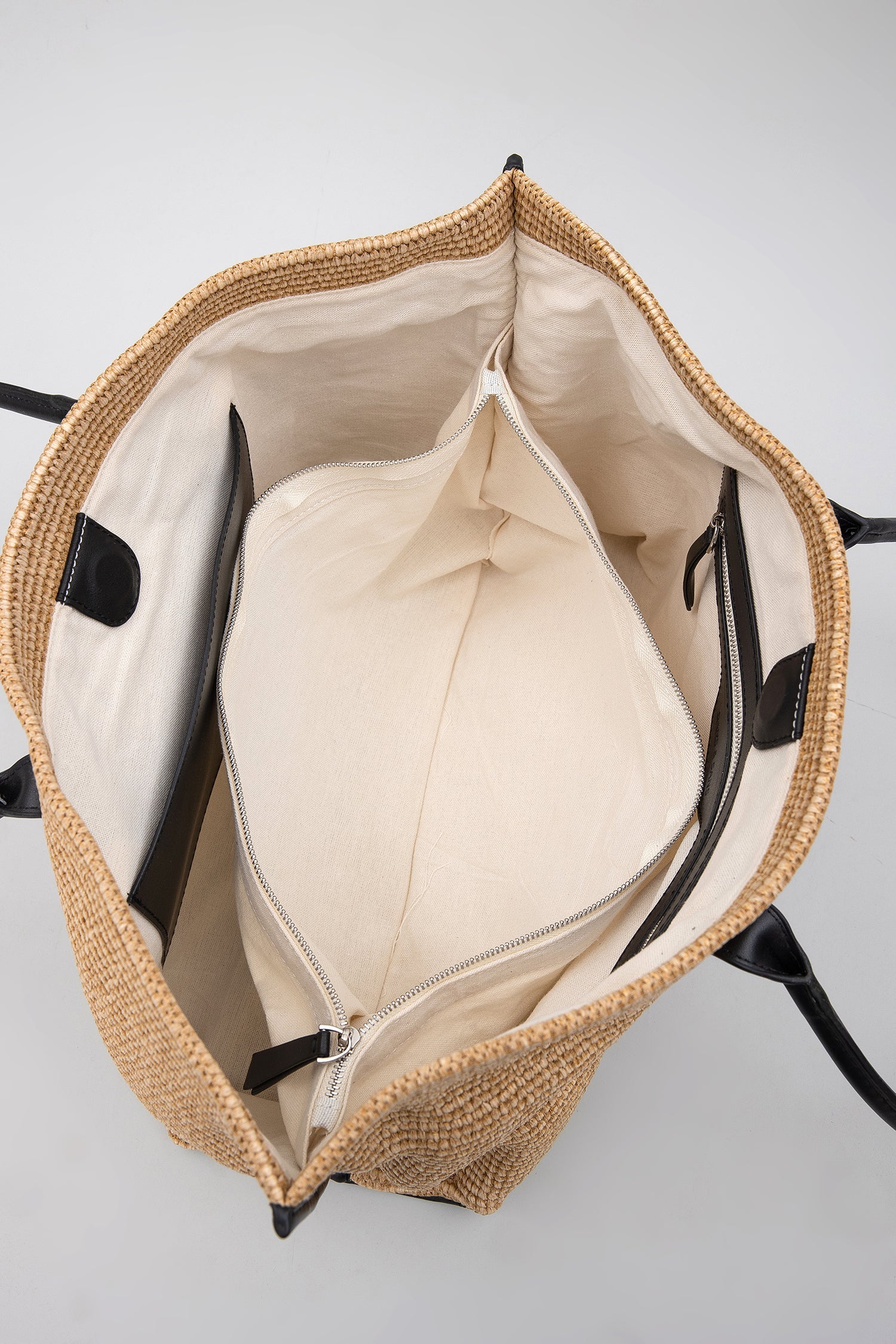 color:BEIGE