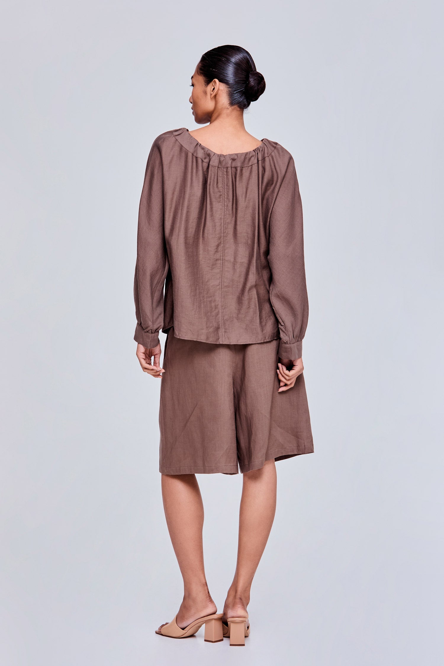 color:DARK BROWN