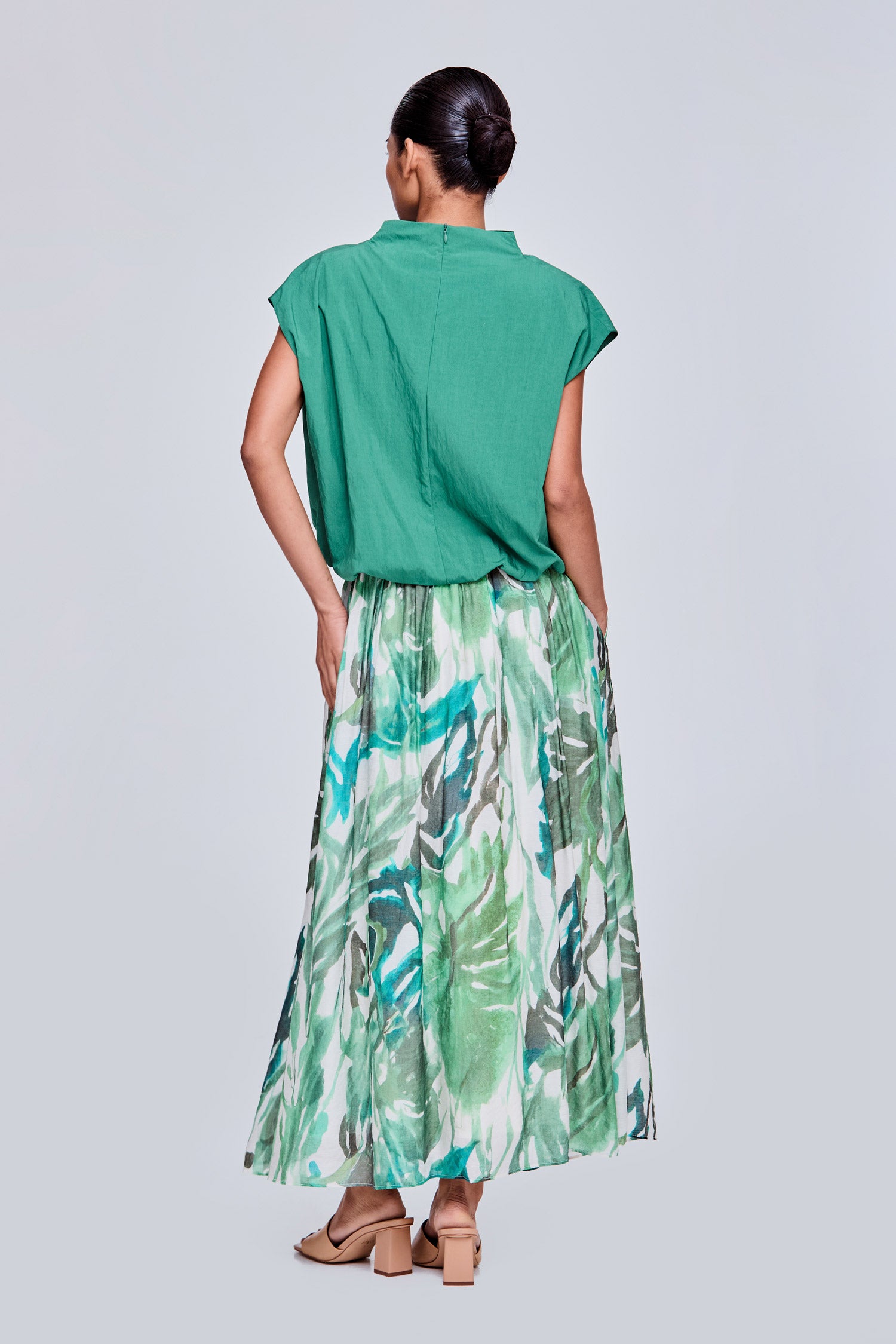 color:FOREST