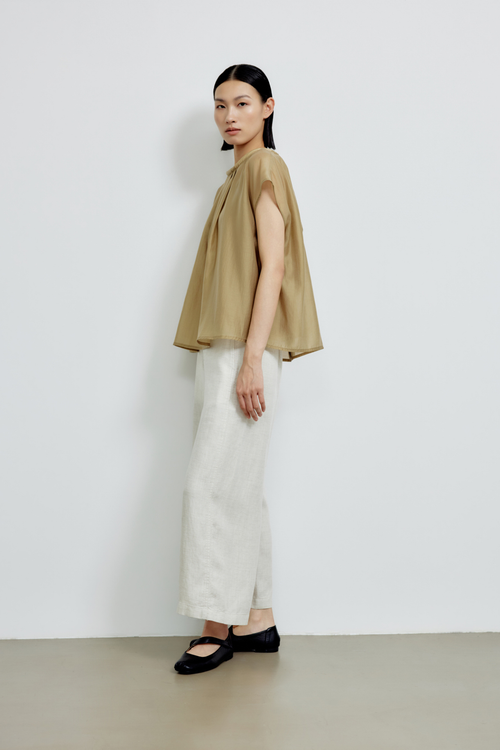 color:KHAKI
