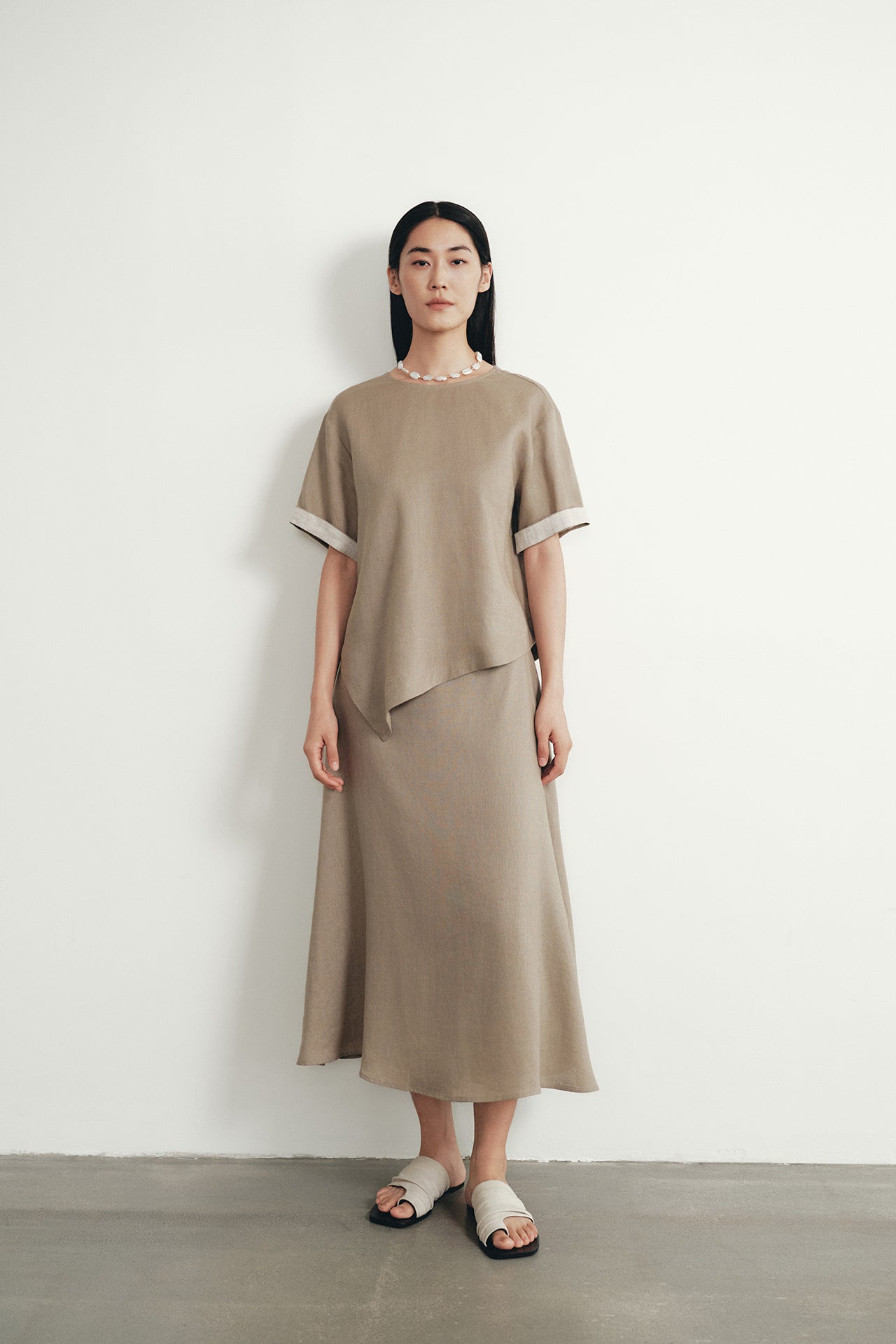 color:KHAKI