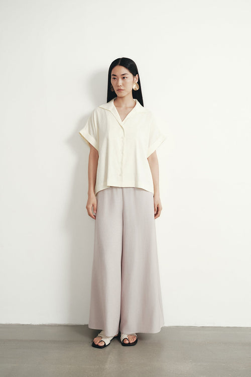 color:PALE YELLOW