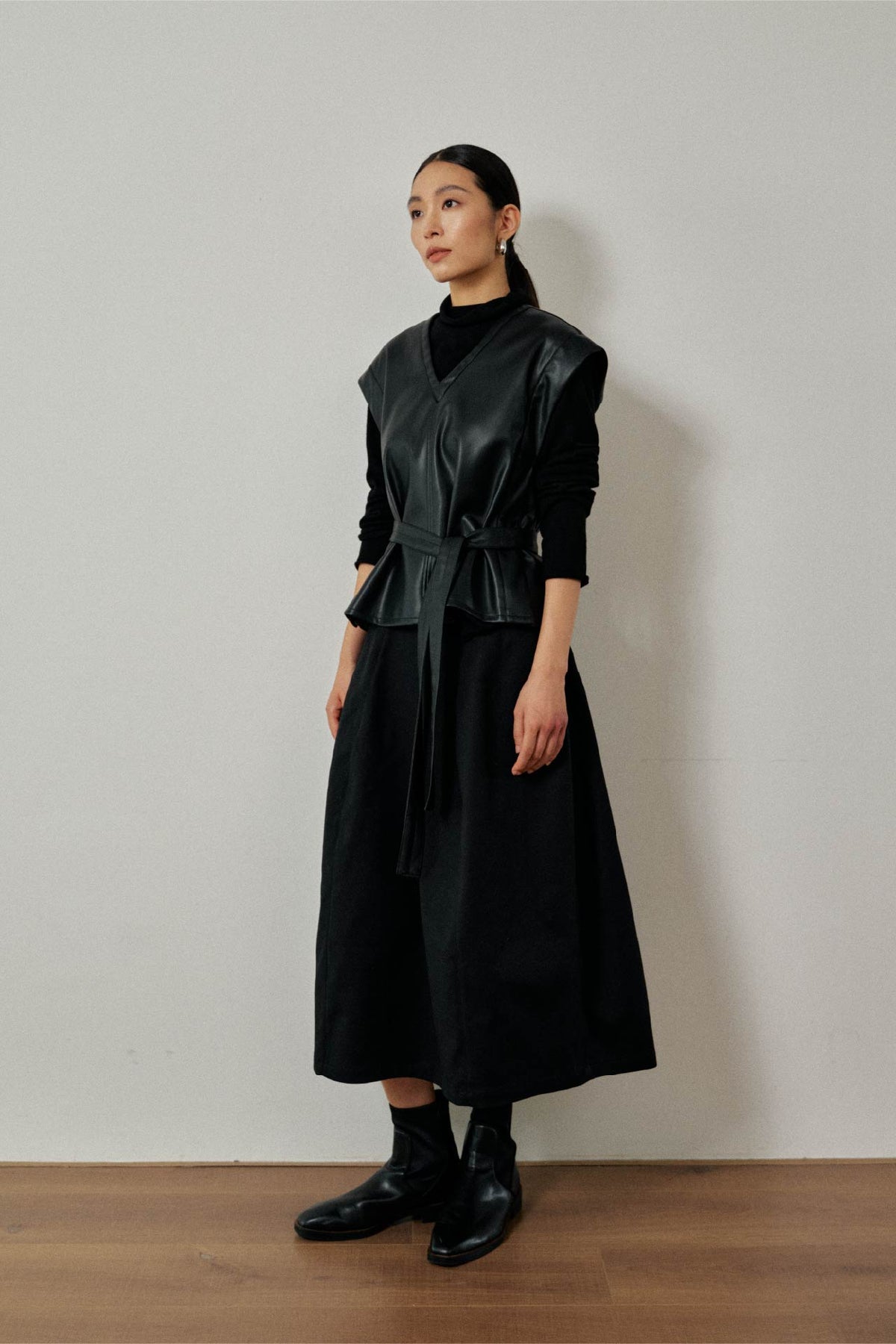 color:NOIR