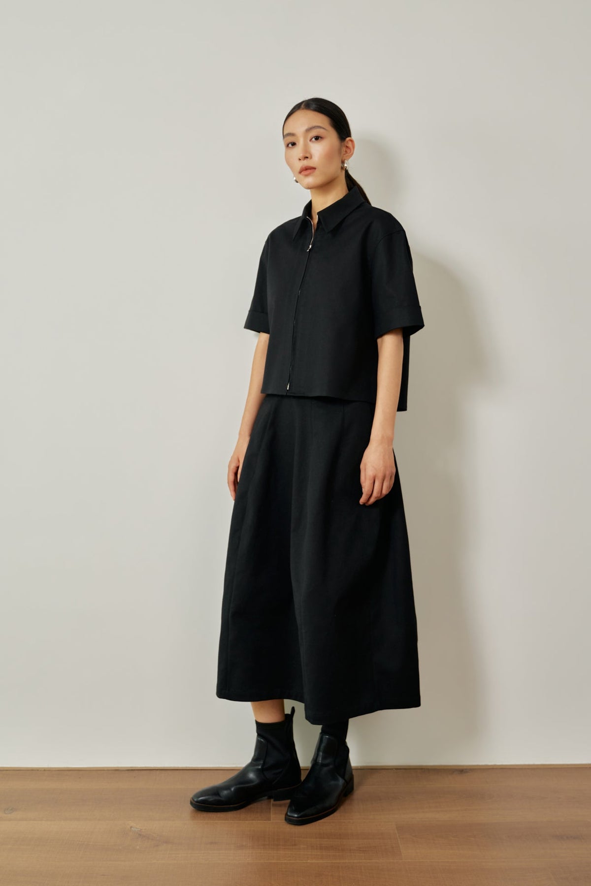 color:NOIR