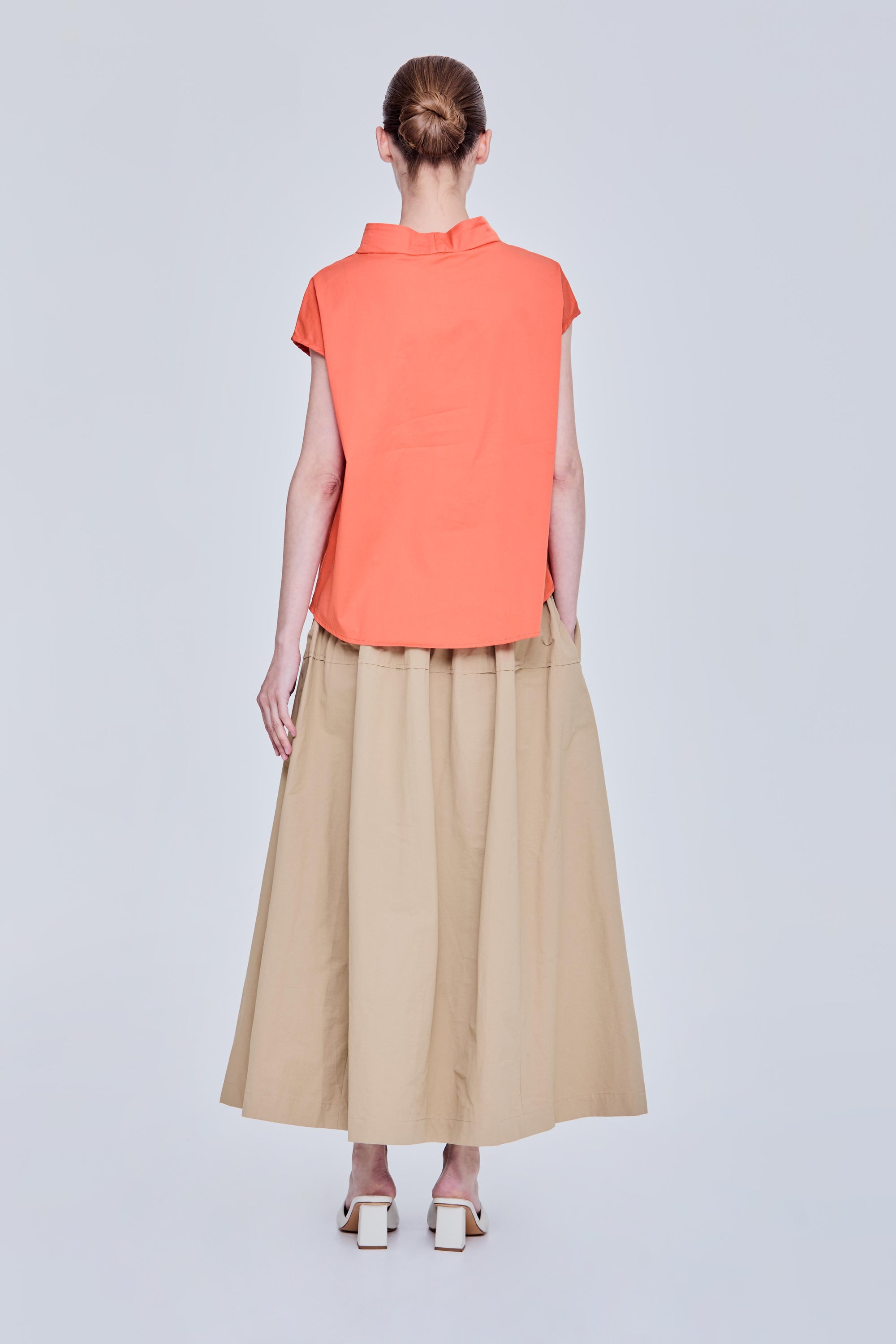 color:ORANGE