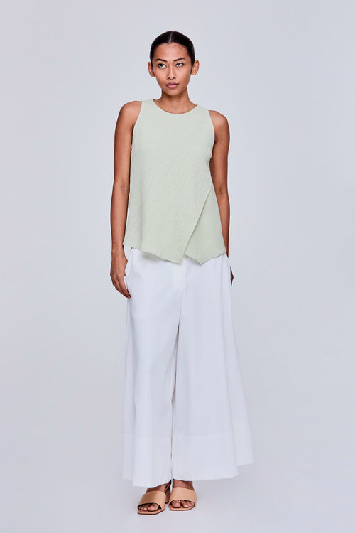 color:LIGHT GREEN