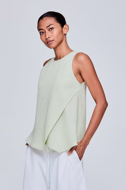color:LIGHT GREEN
