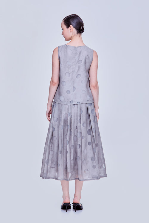 color:GREY