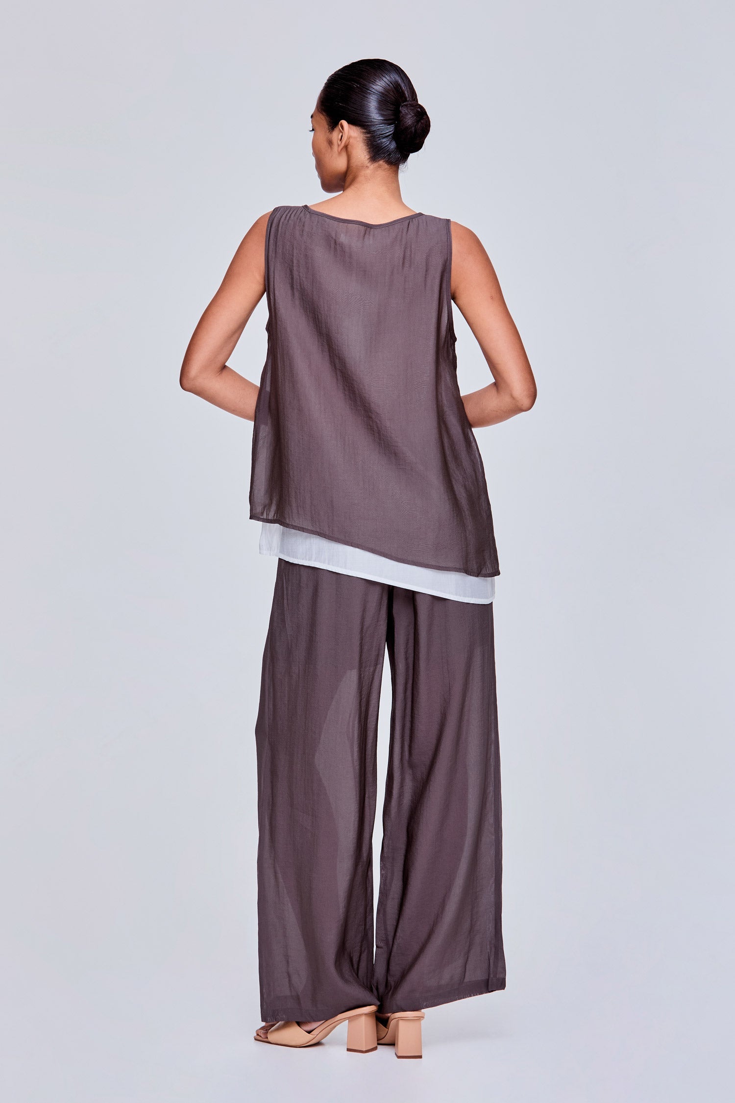 color:DARK BROWN