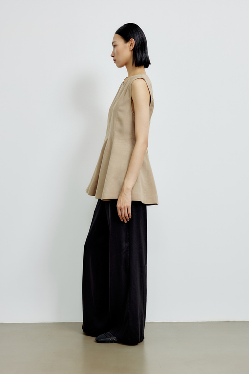 color:KHAKI