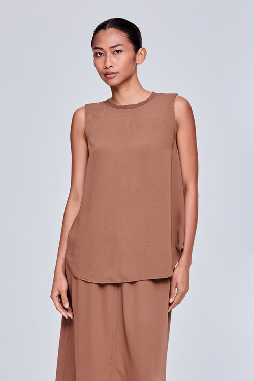 color:BROWN