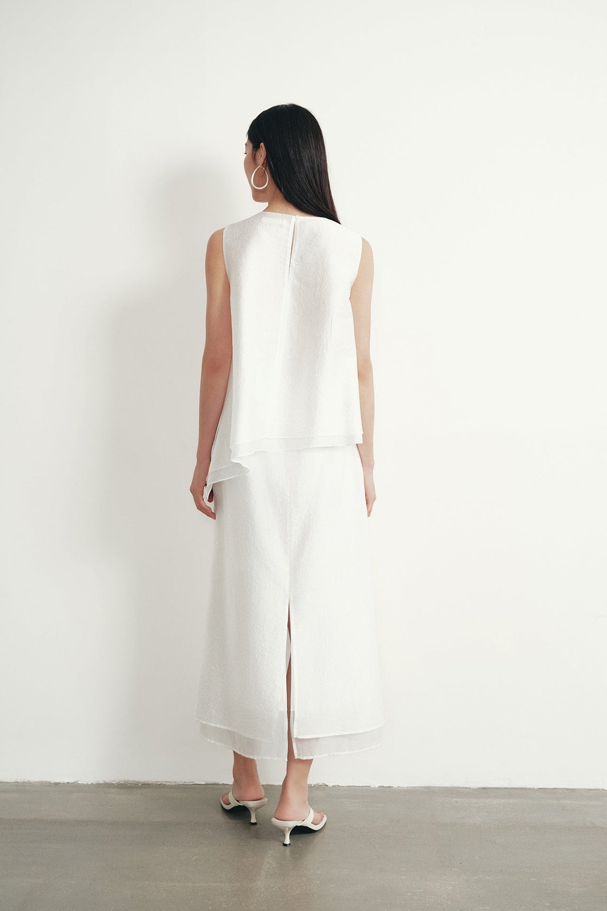 color:IVORY