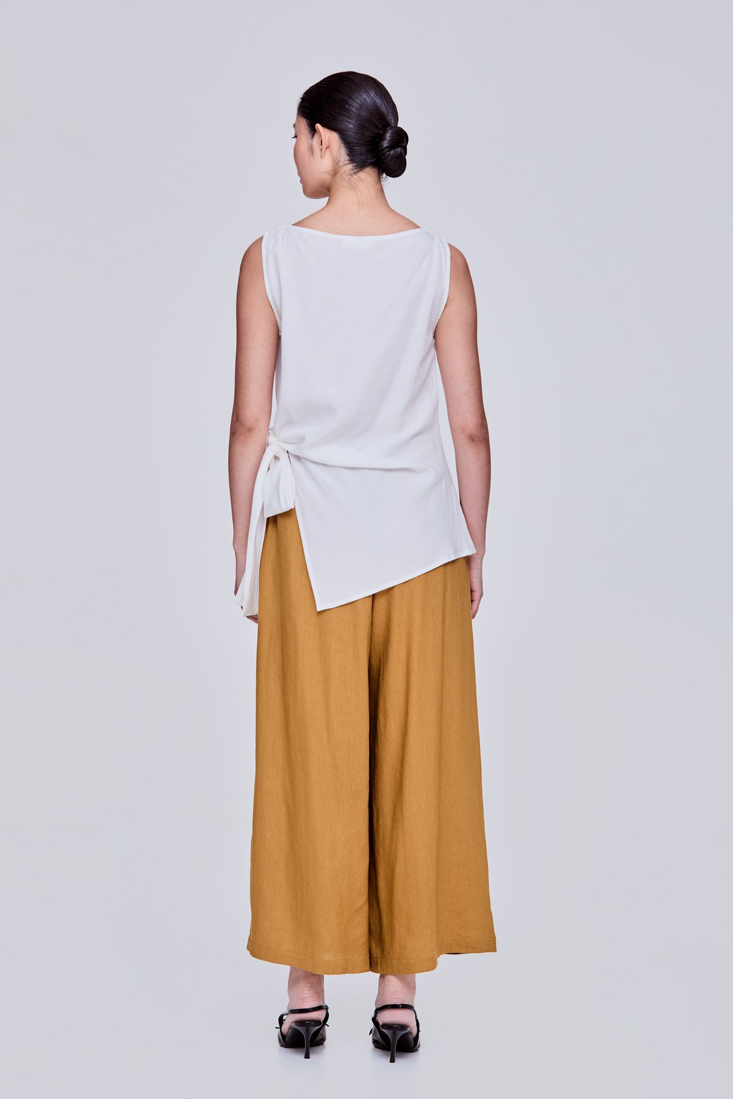 color:IVORY