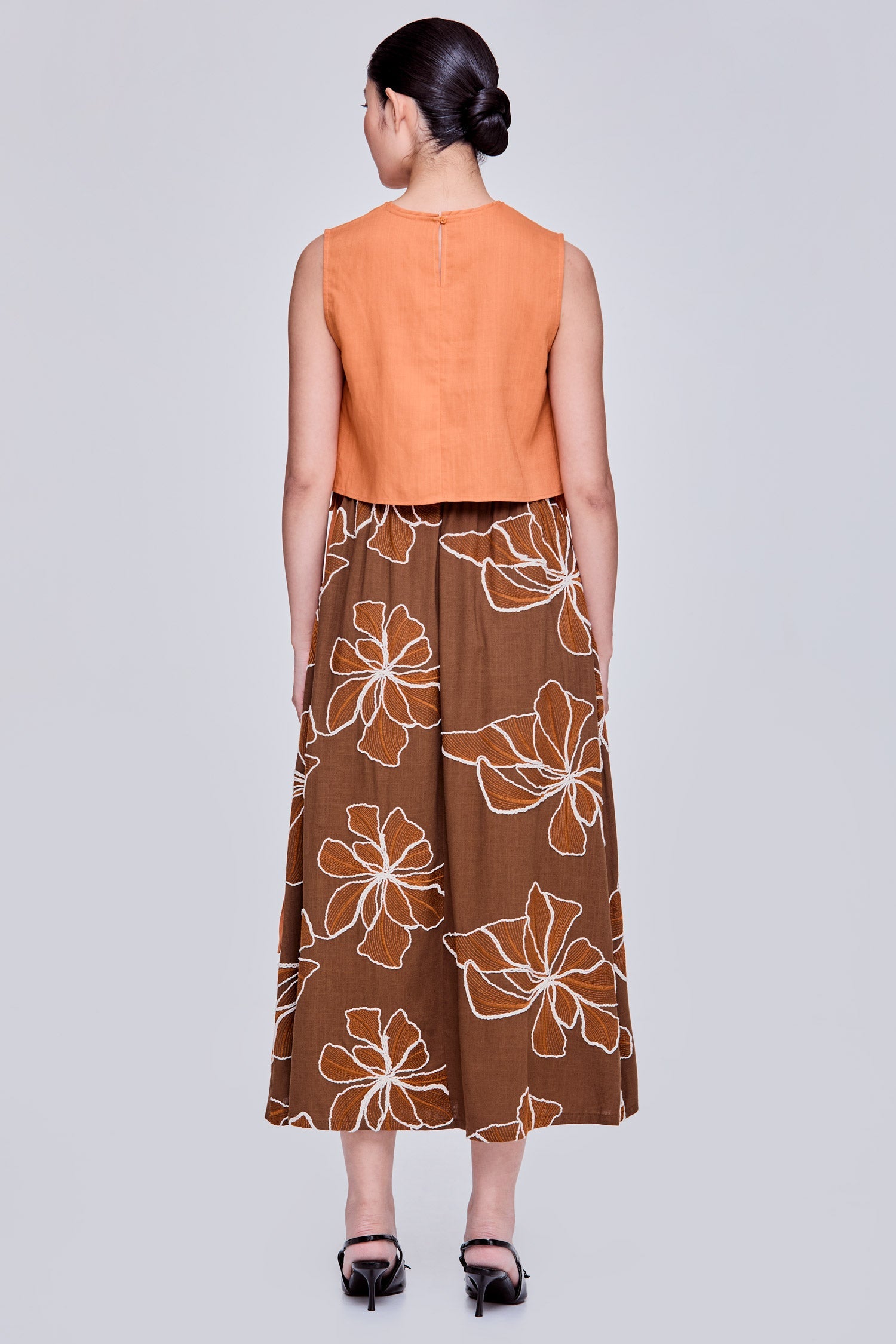 color:ORANGE