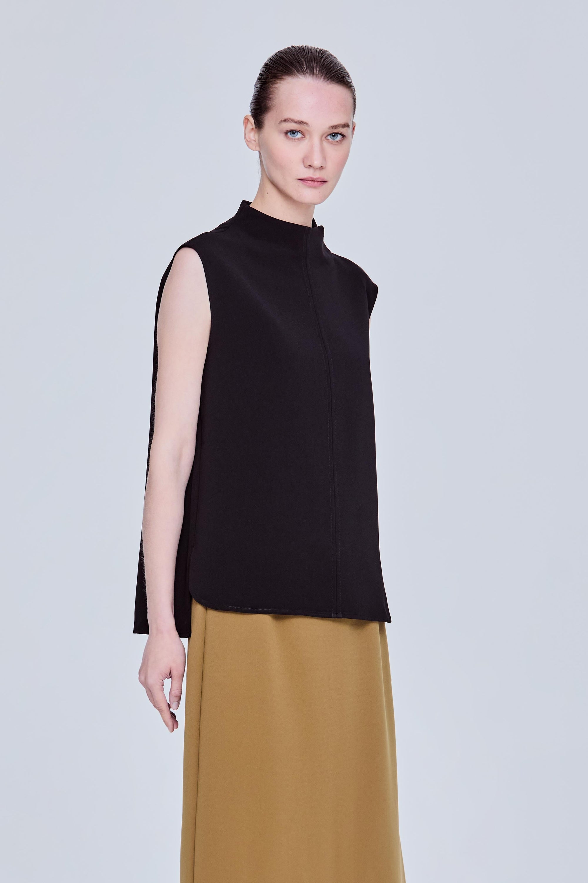 color:NOIR