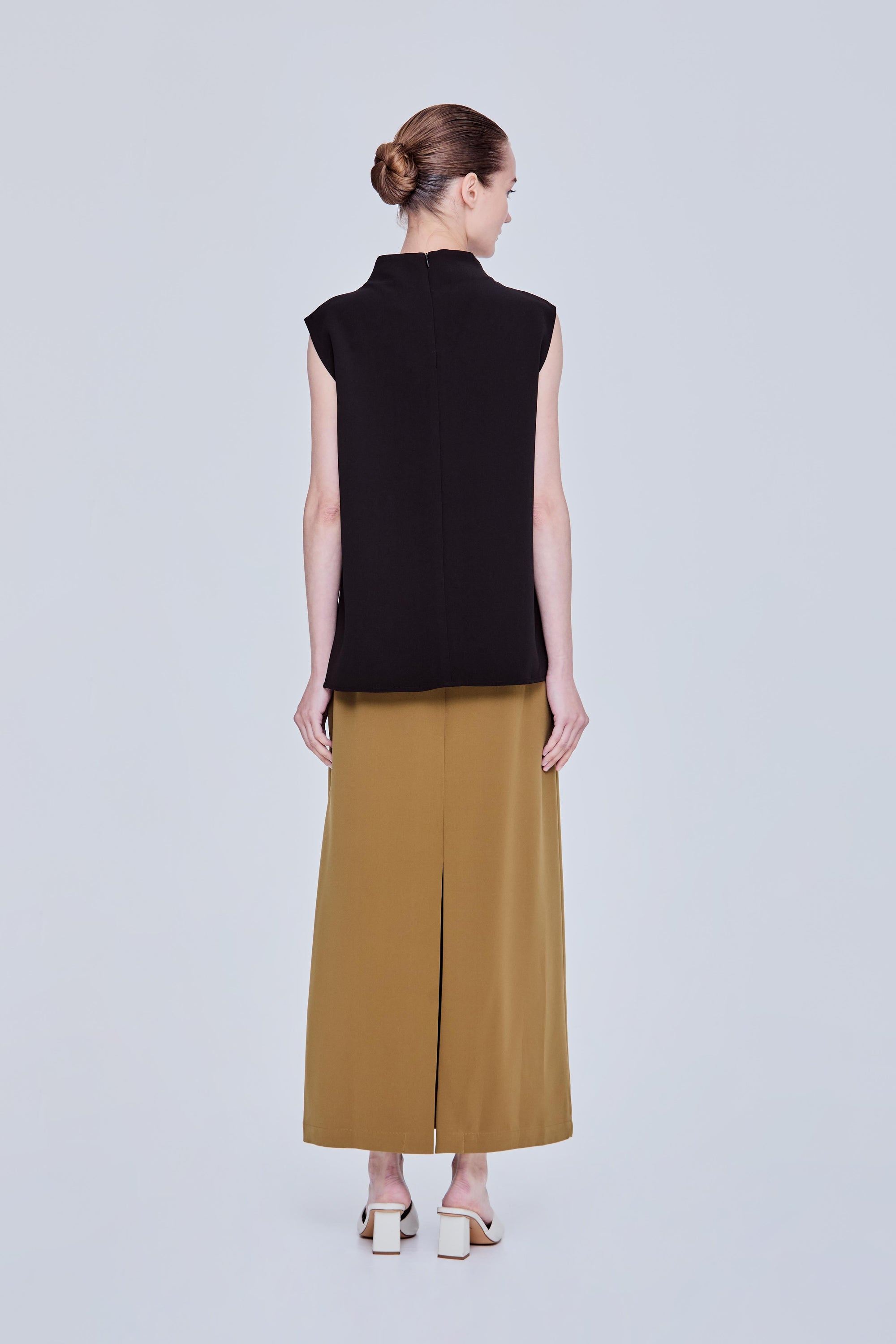 color:NOIR