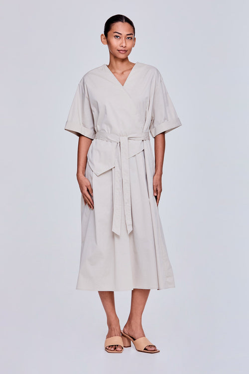 color:BEIGE