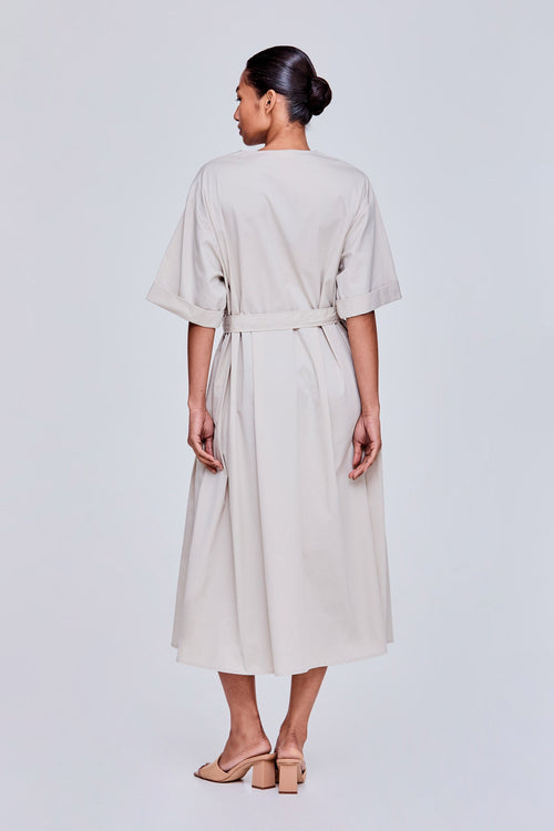 color:BEIGE