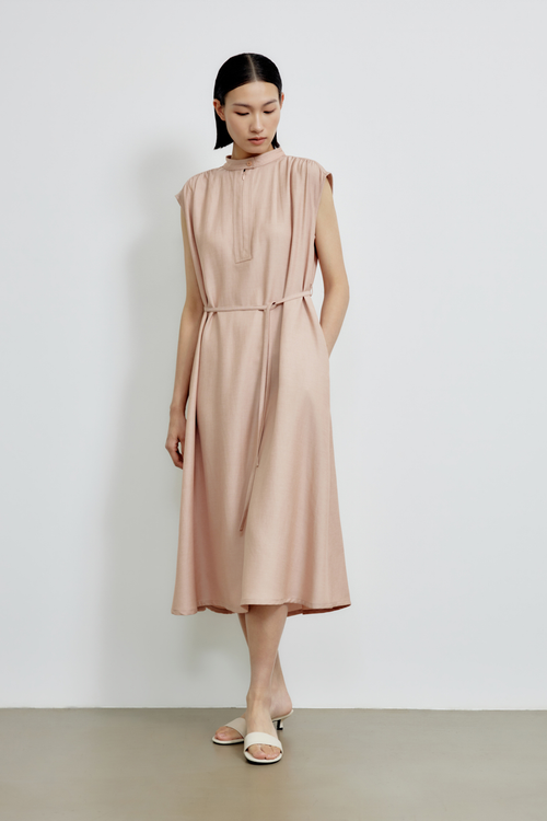 color:BLUSH