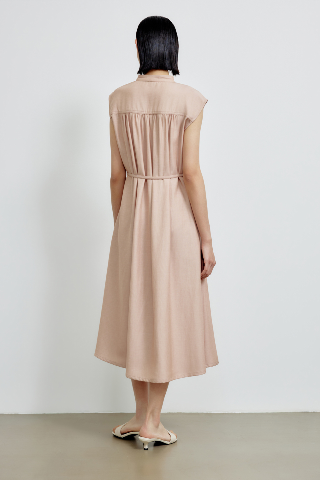 color:BLUSH