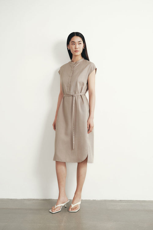 color:KHAKI