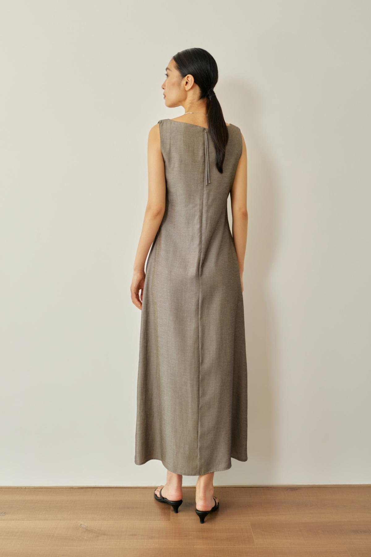 color:DARK BROWN
