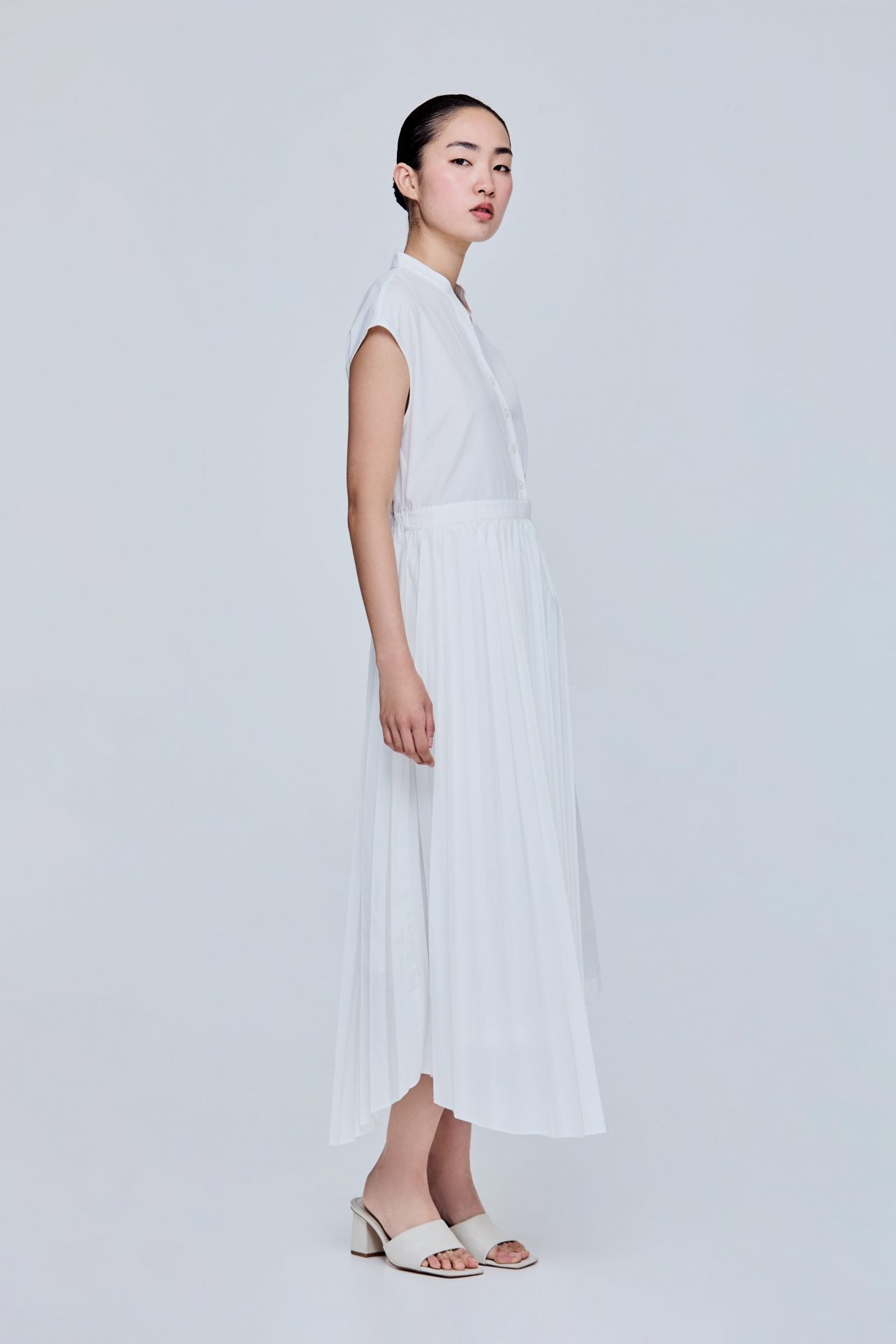 color:IVORY