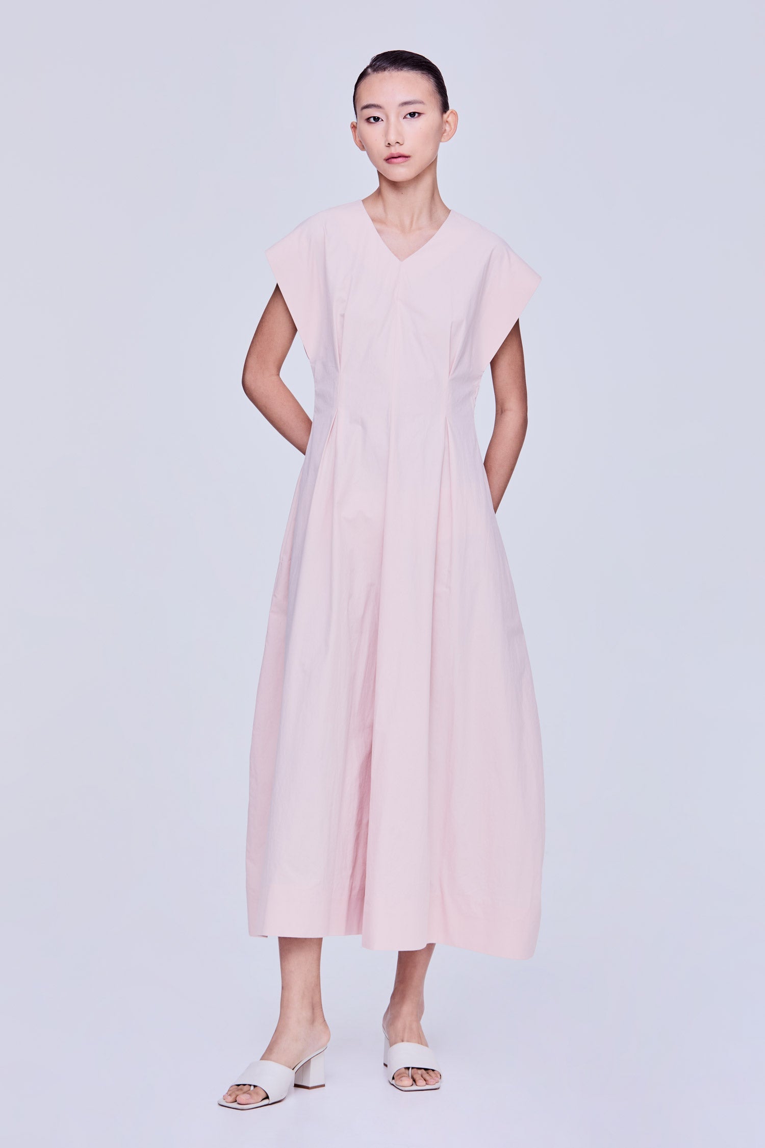 color:BLUSH