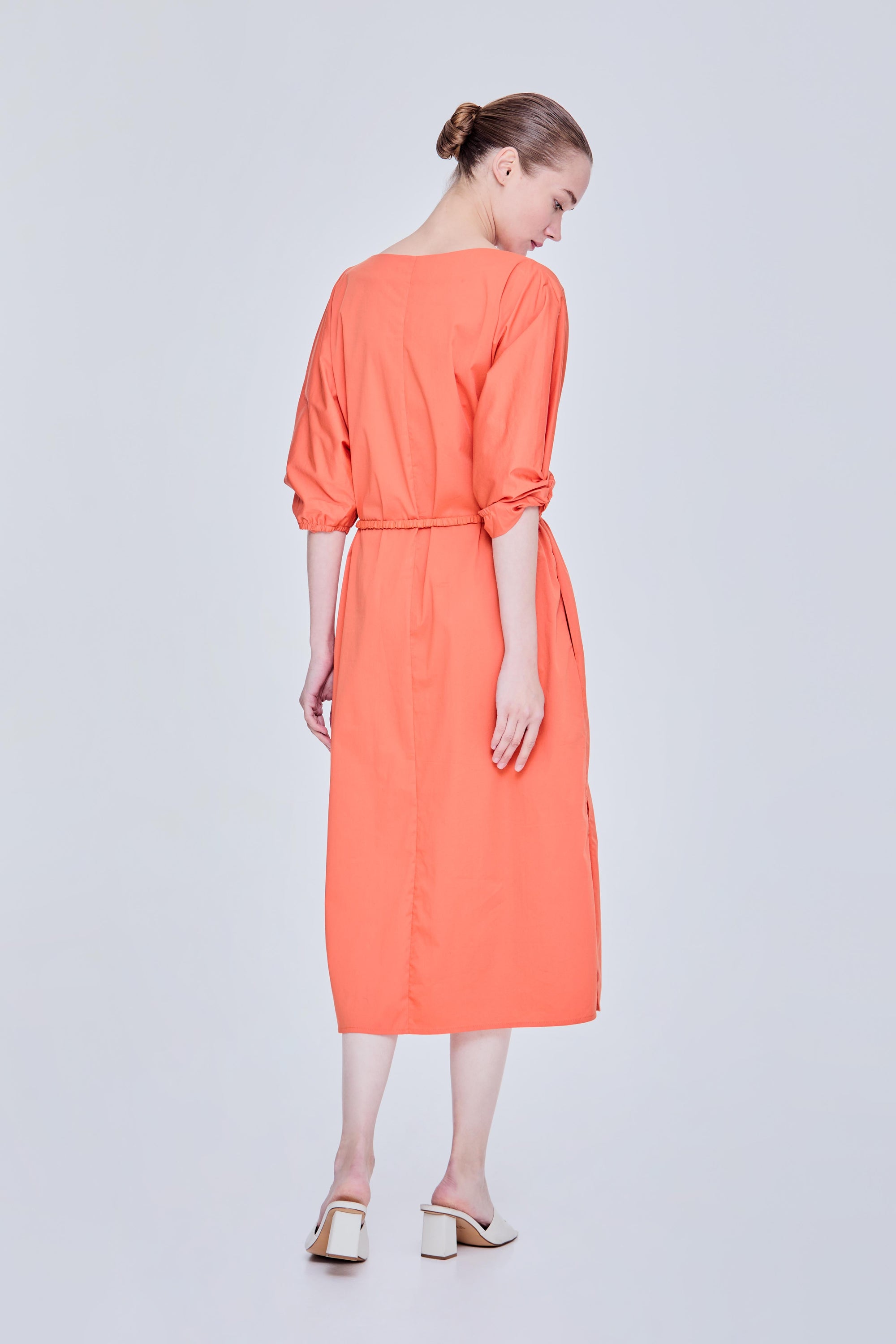 color:ORANGE