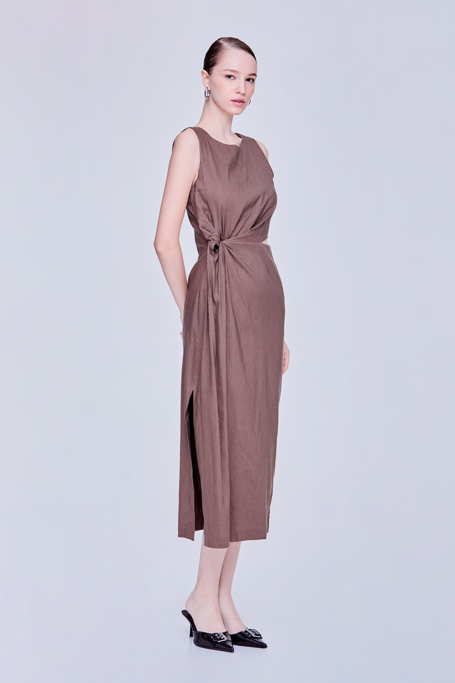 color:DARK BROWN