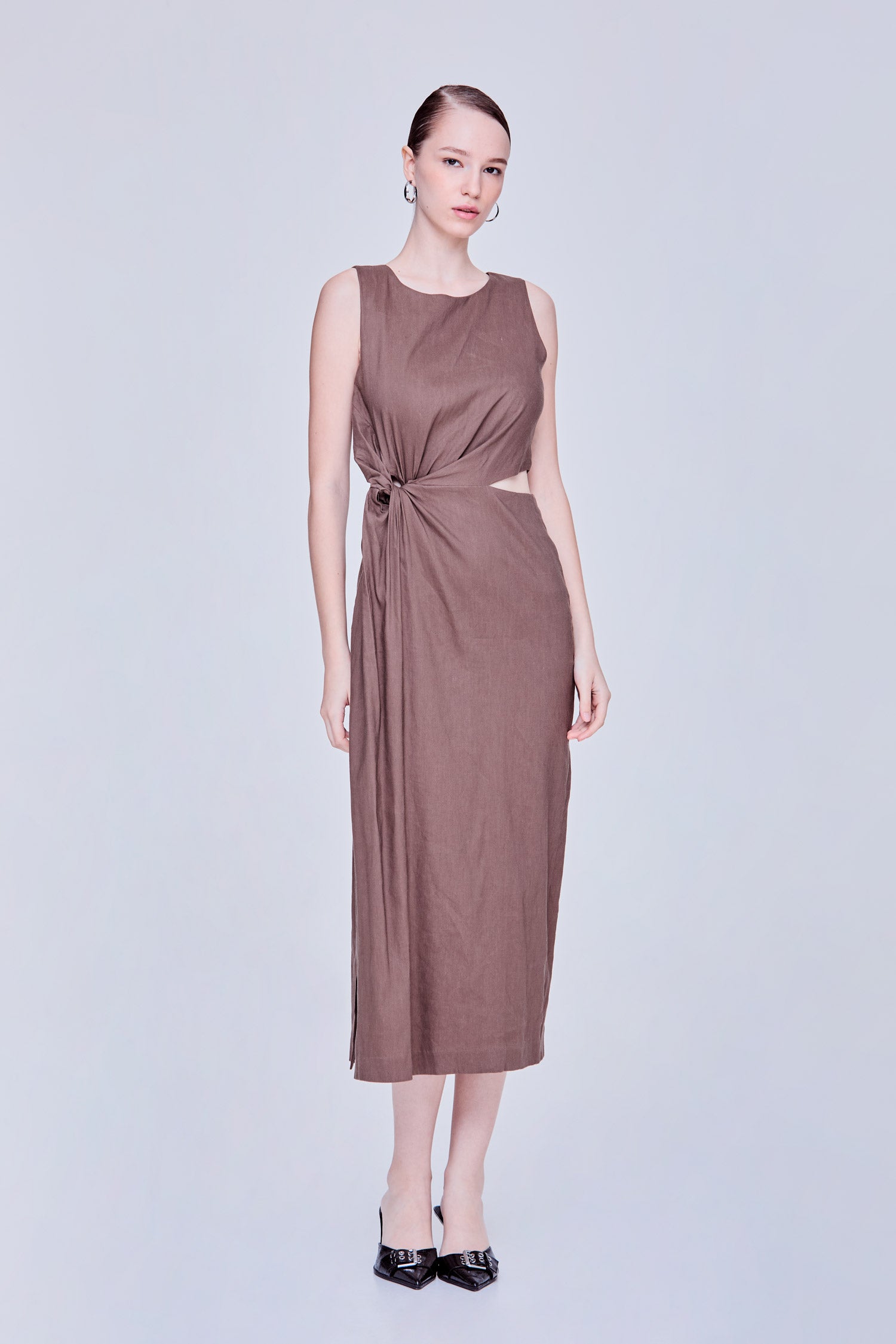 color:DARK BROWN