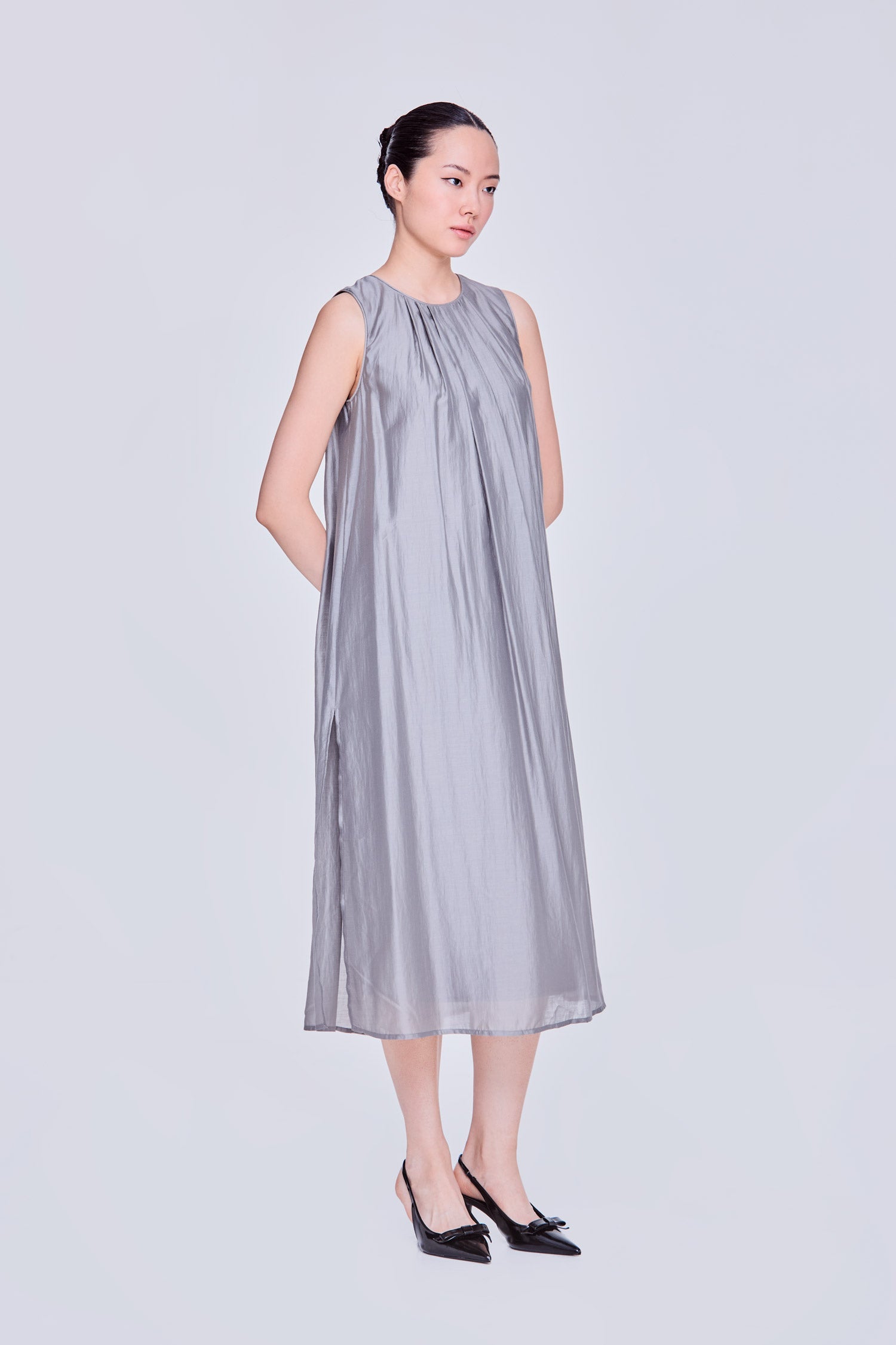 color:GREY