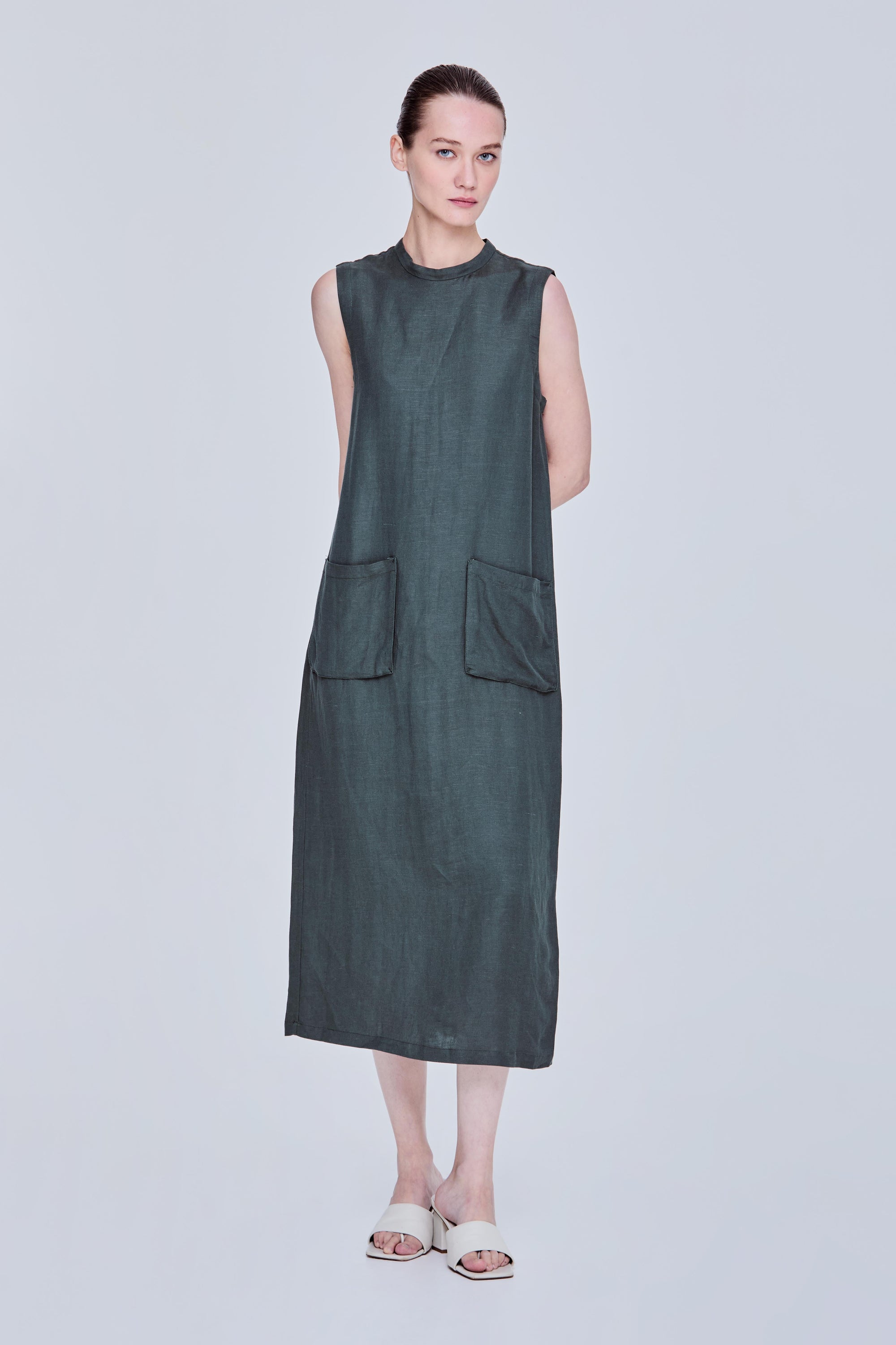 color:DARK GREEN