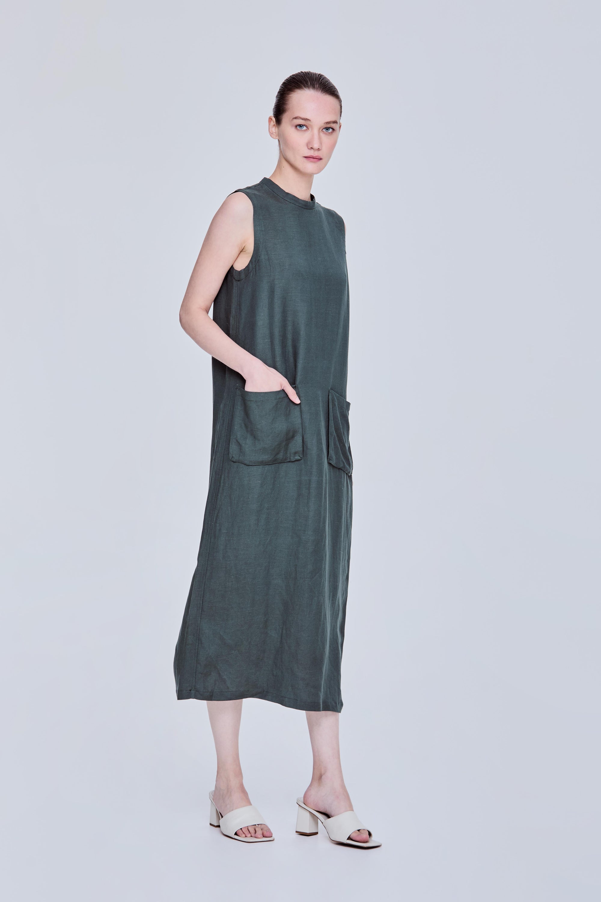 color:DARK GREEN