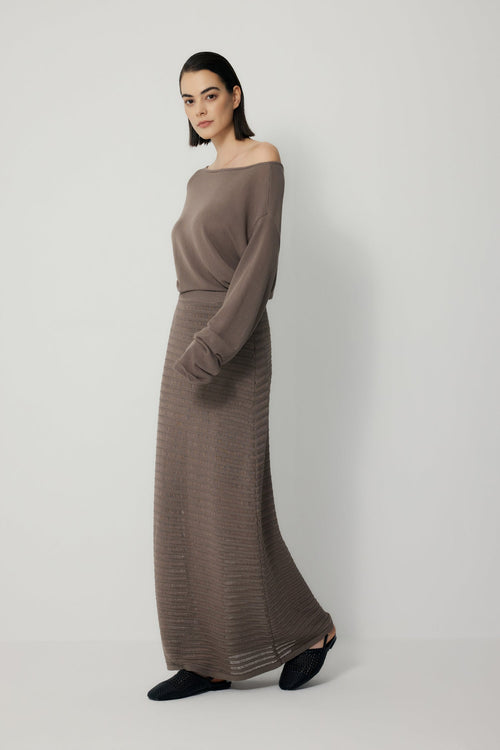 color:BROWN