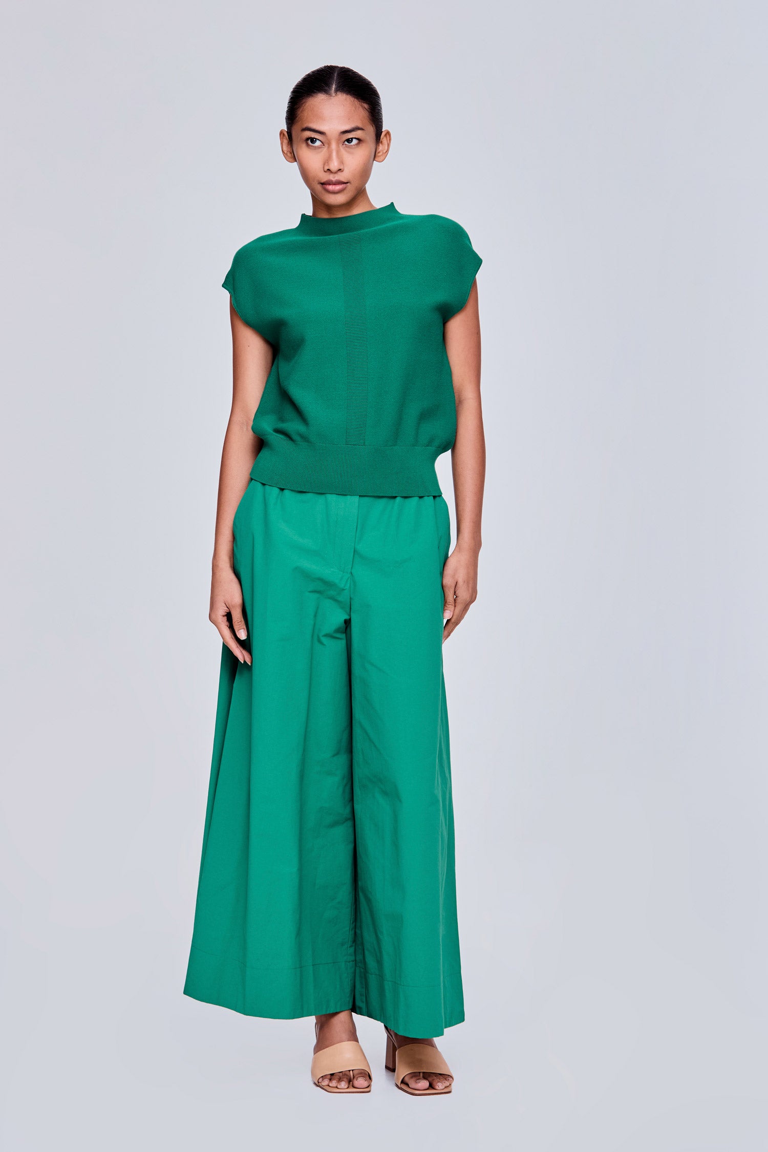 color:FOREST