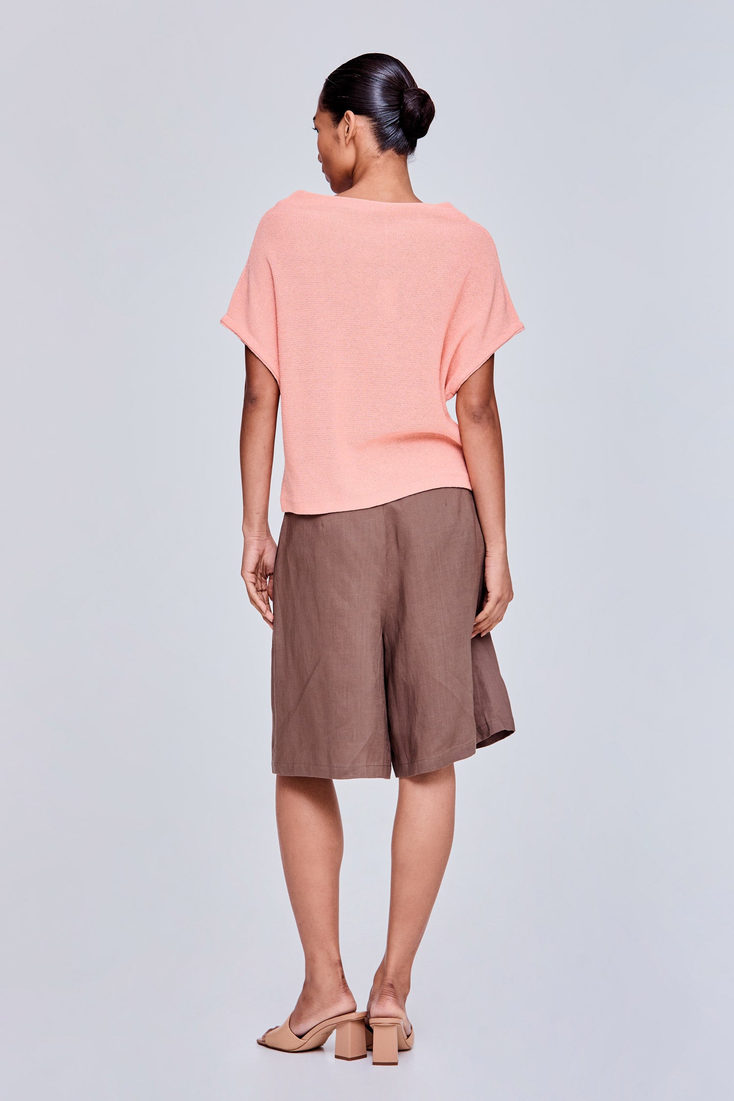 color:PEACH