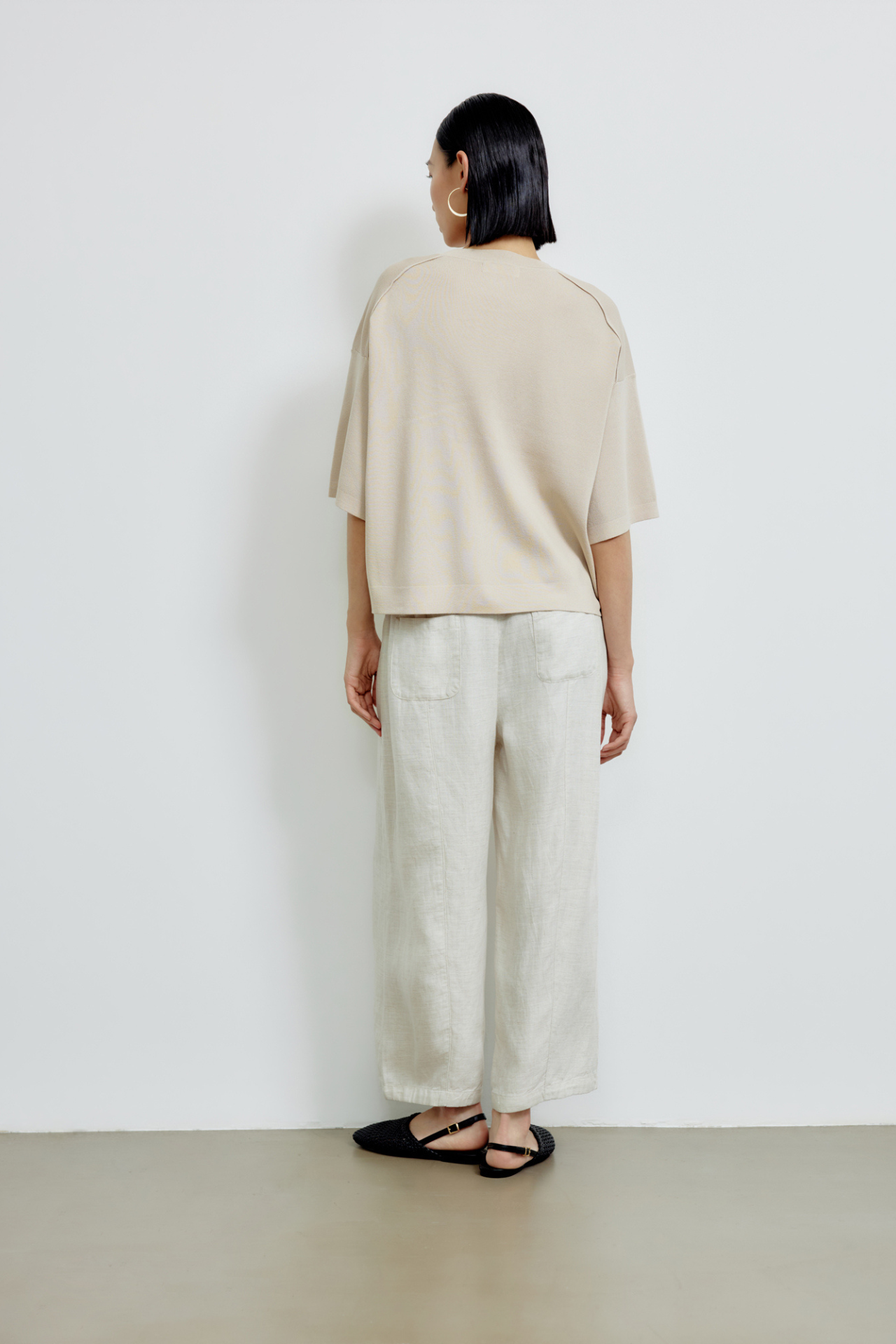 color:KHAKI