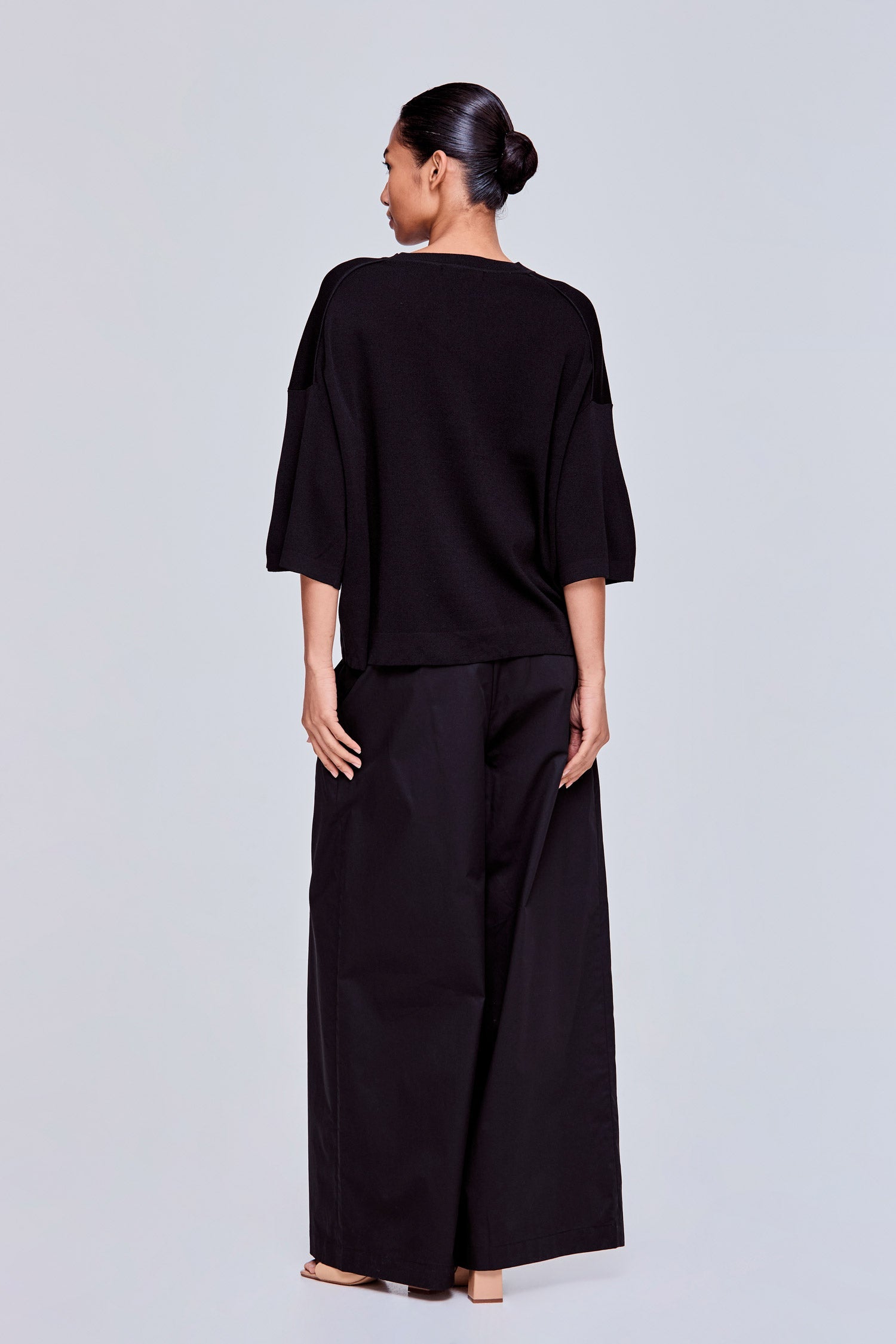 color:NOIR