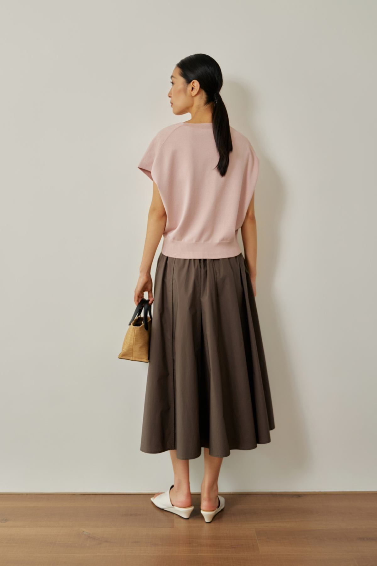 color:DARK BROWN