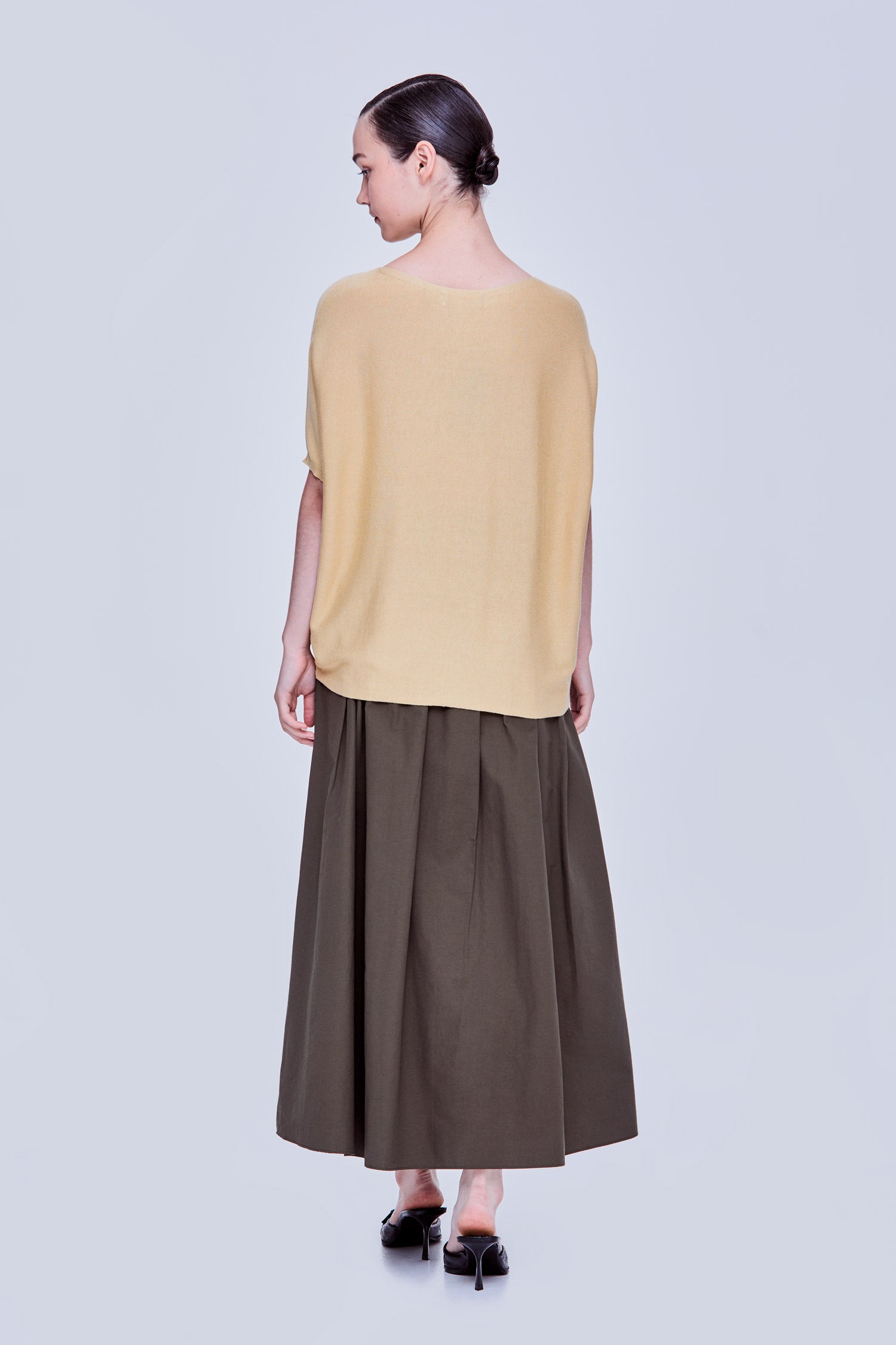 color:MELLOW